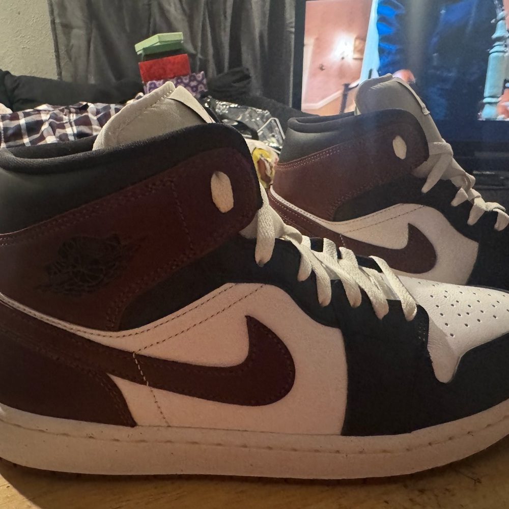 Nike Men's Black and Maroon, White Sneakers